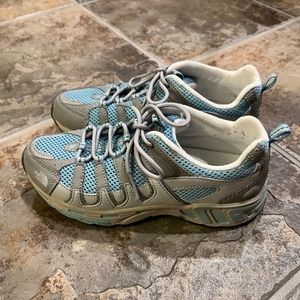 THE North Face Betasso Trail Running Sneaker Shoes Blue Gray Big Girl's Size 5.5
